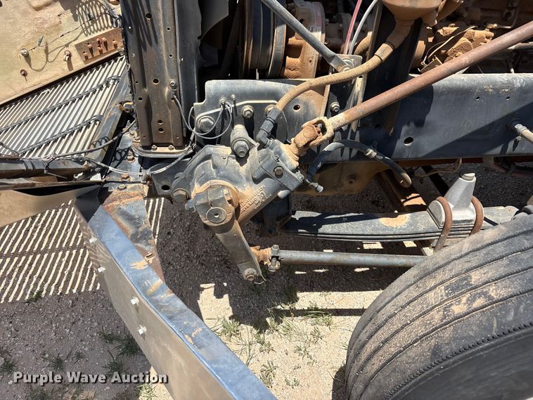 image for item JM9405 1988 Freightliner MB80 semi truck