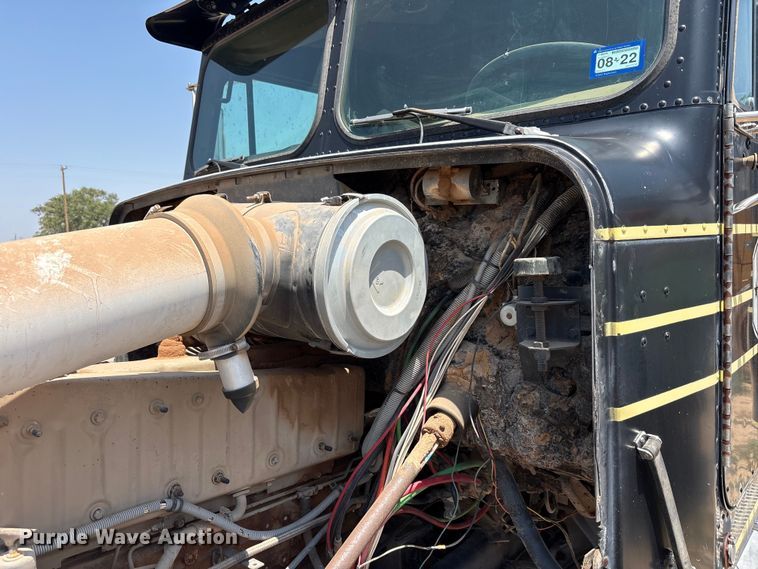 image for item JM9405 1988 Freightliner MB80 semi truck