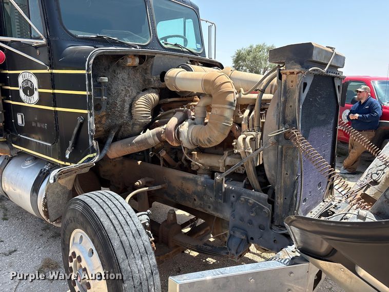 image for item JM9405 1988 Freightliner MB80 semi truck