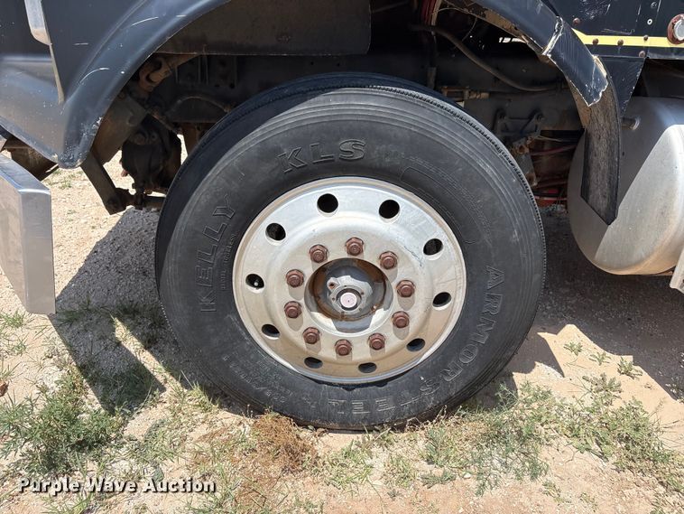 image for item JM9405 1988 Freightliner MB80 semi truck