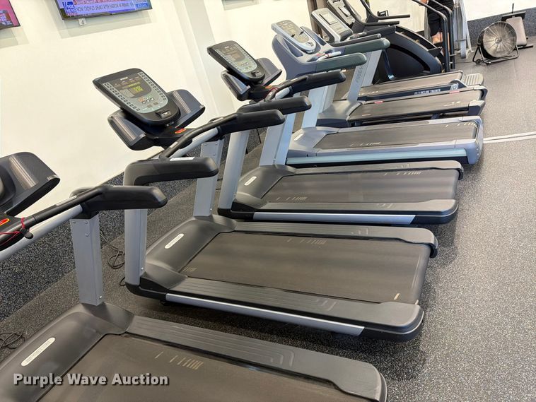 image for item MZ9882 (4) Precor 731 Interval Trainer treadmills