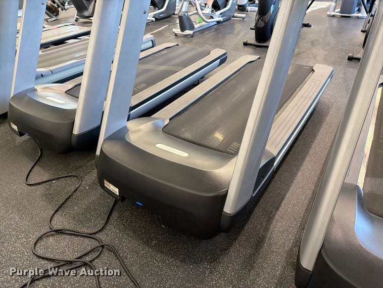 image for item MZ9882 (4) Precor 731 Interval Trainer treadmills