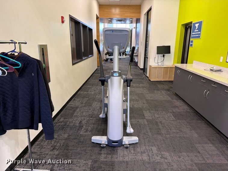 image for item MZ9885 Precor EFX 835 Crossramp elliptical
