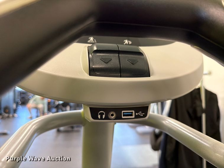 image for item MZ9885 Precor EFX 835 Crossramp elliptical