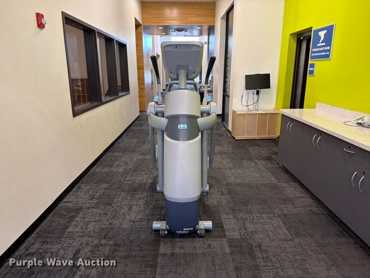 image for item MZ9886 Precor AMT 835 adaptive motion trainer machine