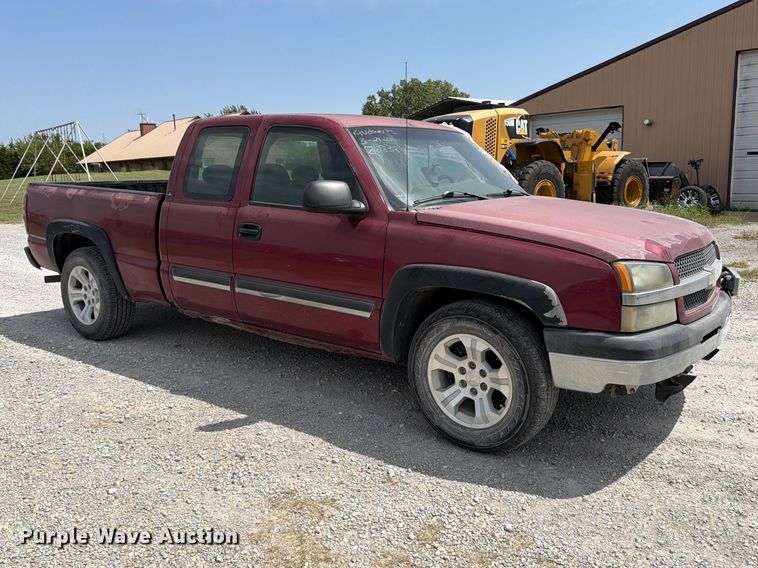 image for item MZ9930 2005 Chevrolet Silverado 1500 Crew Cab pickup truck