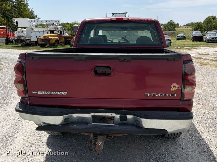 image for item MZ9930 2005 Chevrolet Silverado 1500 Crew Cab pickup truck