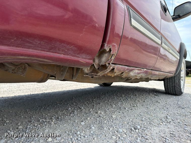 image for item MZ9930 2005 Chevrolet Silverado 1500 Crew Cab pickup truck