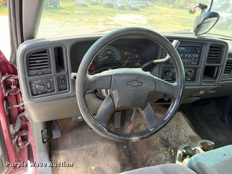 image for item MZ9930 2005 Chevrolet Silverado 1500 Crew Cab pickup truck