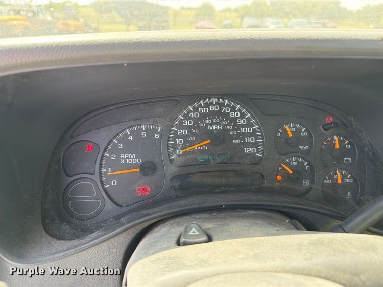 image for item MZ9930 2005 Chevrolet Silverado 1500 Crew Cab pickup truck