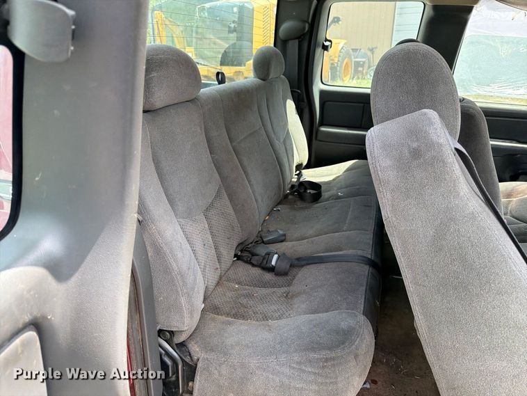 image for item MZ9930 2005 Chevrolet Silverado 1500 Crew Cab pickup truck