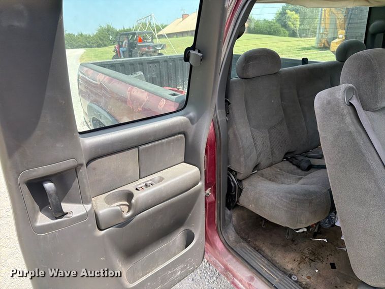 image for item MZ9930 2005 Chevrolet Silverado 1500 Crew Cab pickup truck
