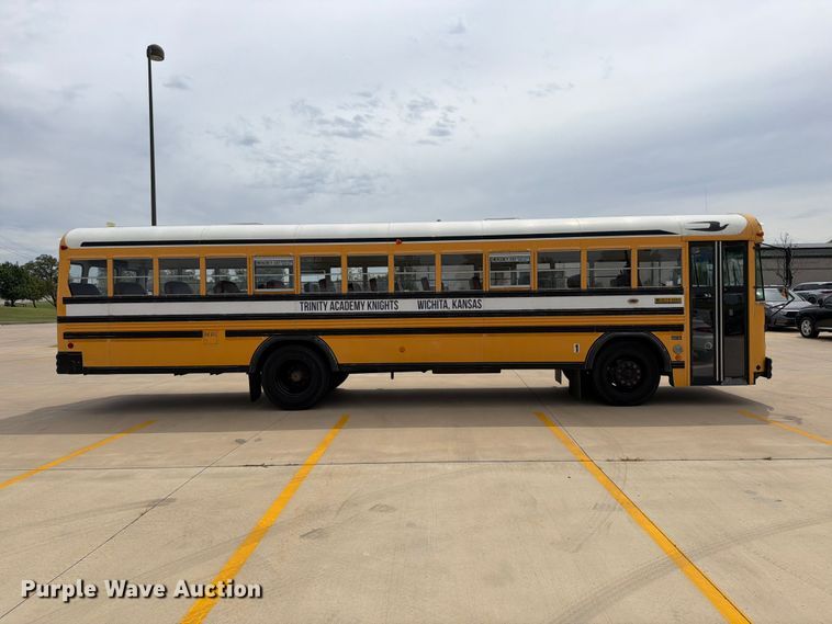 image for item MZ9932 2001 Blue Bird TC2000 school bus