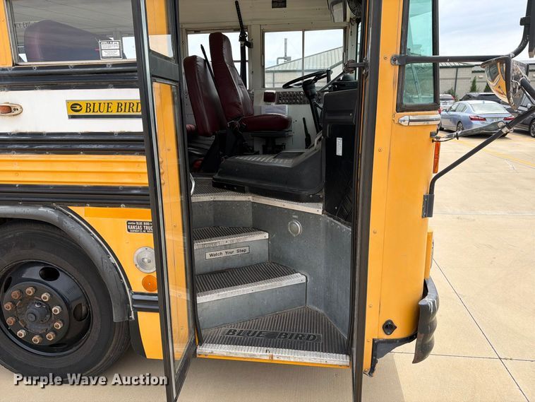 image for item MZ9932 2001 Blue Bird TC2000 school bus