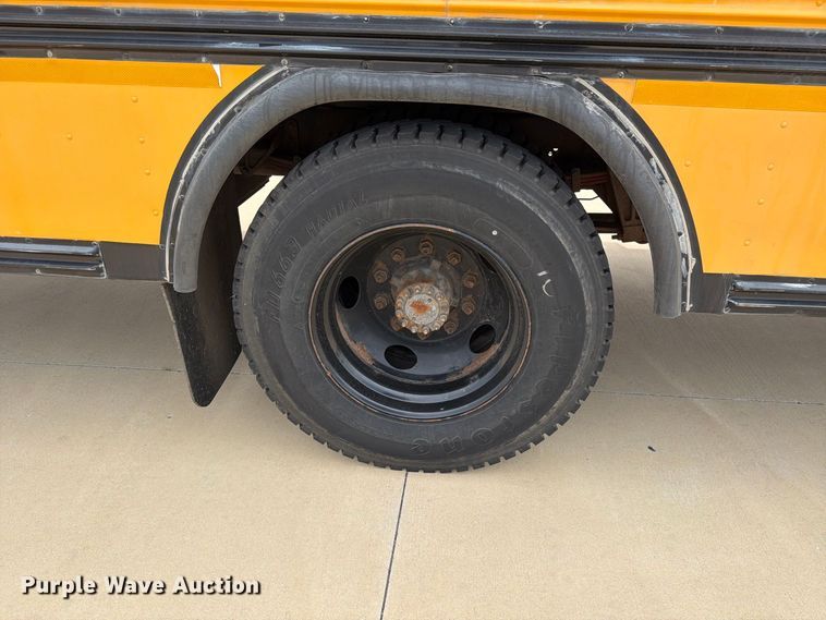 image for item MZ9932 2001 Blue Bird TC2000 school bus