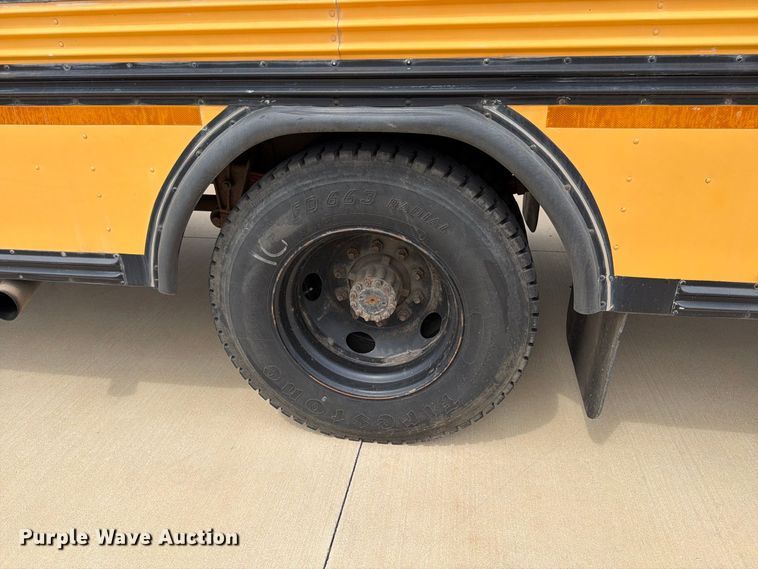 image for item MZ9932 2001 Blue Bird TC2000 school bus