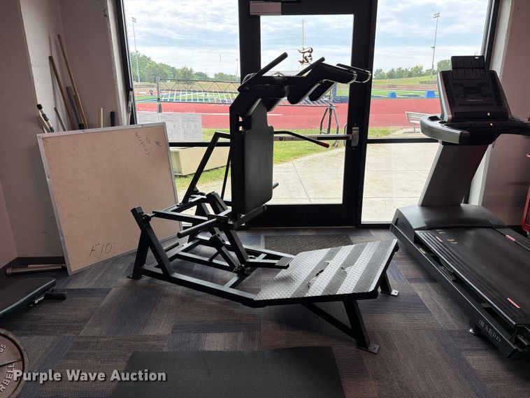 image for item MZ9934 Squat machine