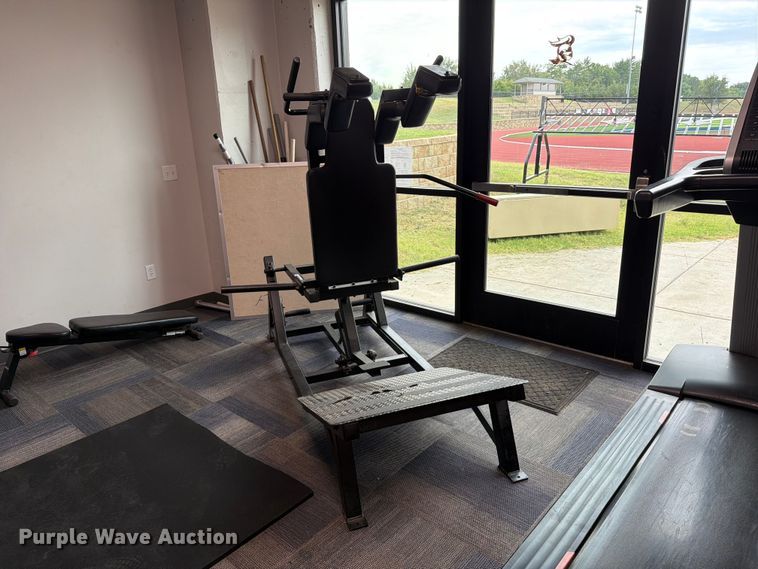 image for item MZ9934 Squat machine