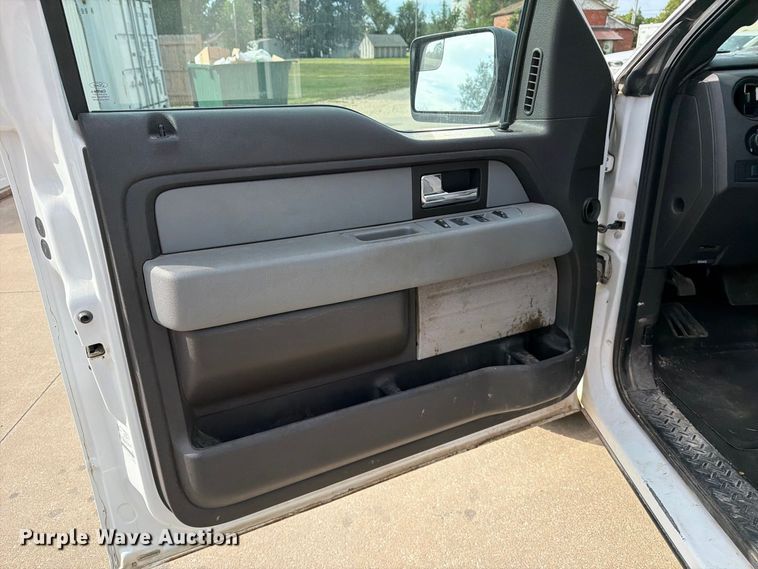 image for item MZ9986 2014 Ford F150 Ext. Cab pickup truck