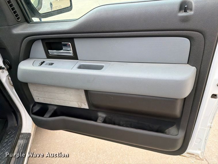 image for item MZ9986 2014 Ford F150 Ext. Cab pickup truck