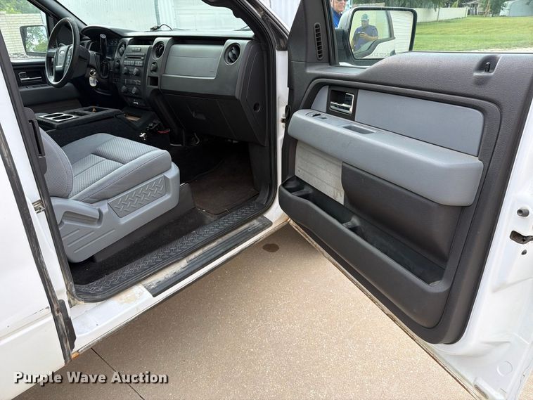 image for item MZ9986 2014 Ford F150 Ext. Cab pickup truck