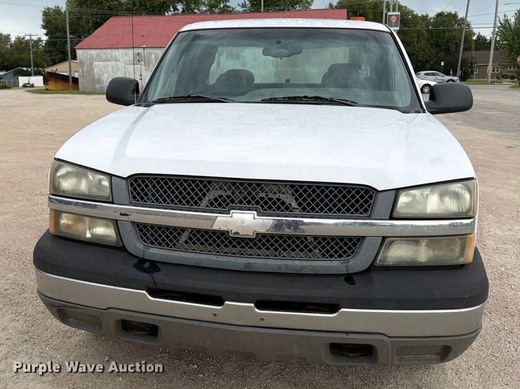image for item MZ9988 2005 Chevrolet Silverado 1500 Ext. Cab pickup truck