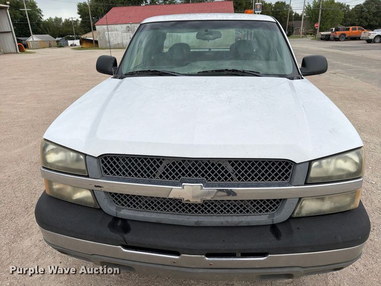 image for item MZ9988 2005 Chevrolet Silverado 1500 Ext. Cab pickup truck