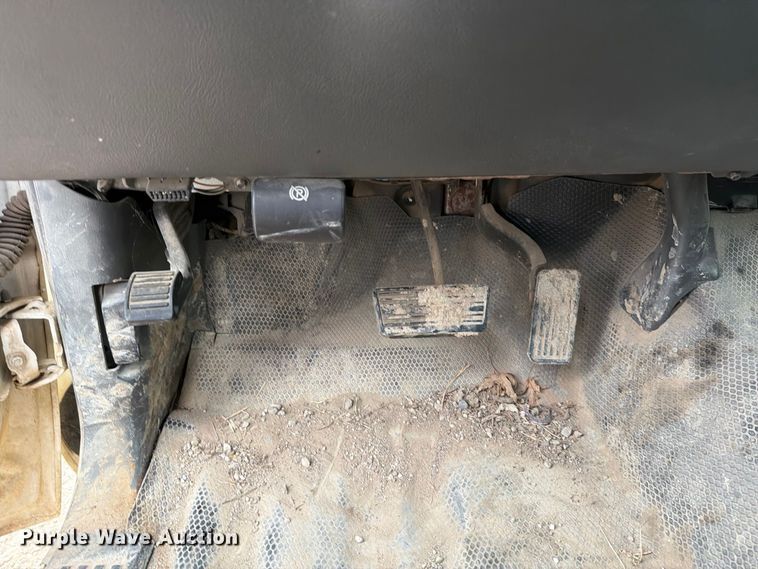 image for item MZ9988 2005 Chevrolet Silverado 1500 Ext. Cab pickup truck