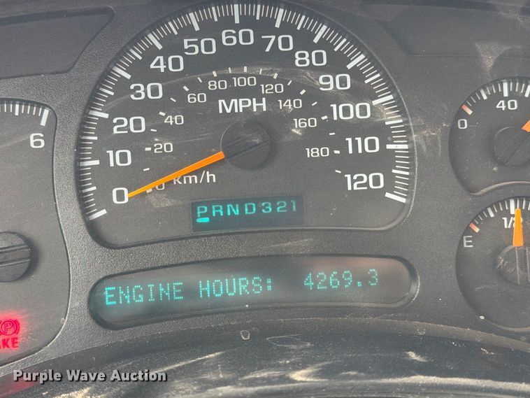 image for item MZ9988 2005 Chevrolet Silverado 1500 Ext. Cab pickup truck