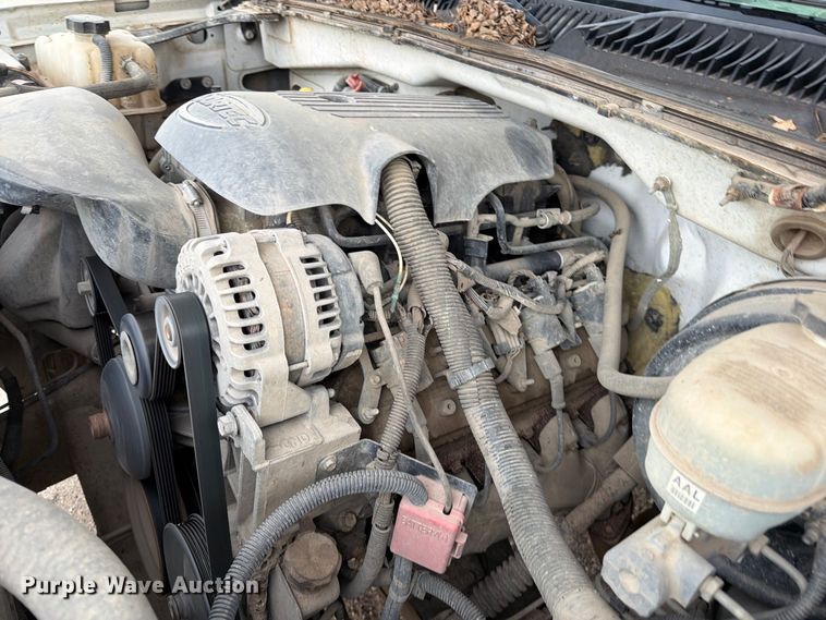 image for item MZ9988 2005 Chevrolet Silverado 1500 Ext. Cab pickup truck