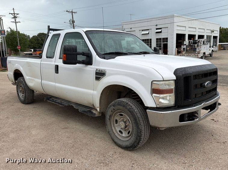 image for item MZ9989 2008 Ford F250 Super Duty Ext. Cab pickup truck
