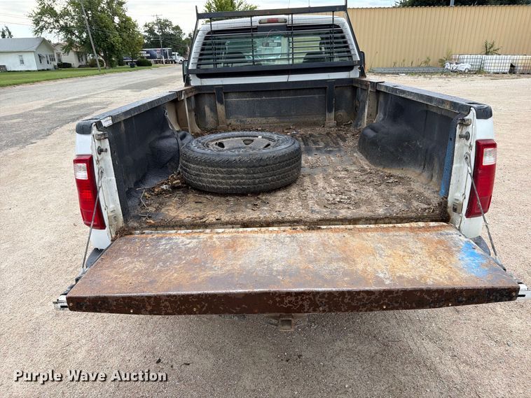 image for item MZ9989 2008 Ford F250 Super Duty Ext. Cab pickup truck