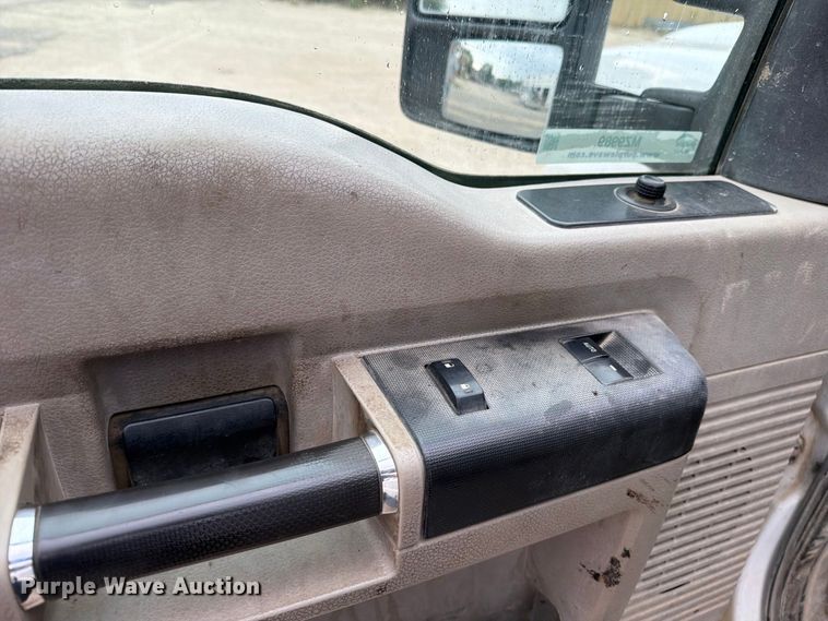 image for item MZ9989 2008 Ford F250 Super Duty Ext. Cab pickup truck
