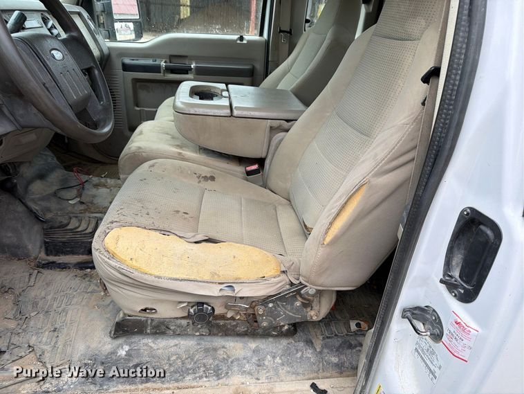 image for item MZ9989 2008 Ford F250 Super Duty Ext. Cab pickup truck