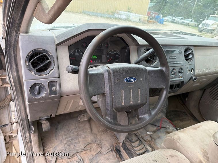 image for item MZ9989 2008 Ford F250 Super Duty Ext. Cab pickup truck
