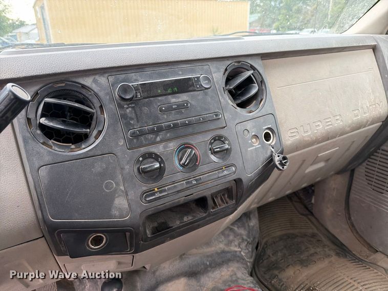 image for item MZ9989 2008 Ford F250 Super Duty Ext. Cab pickup truck