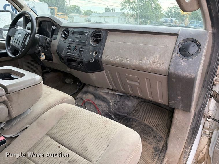 image for item MZ9989 2008 Ford F250 Super Duty Ext. Cab pickup truck