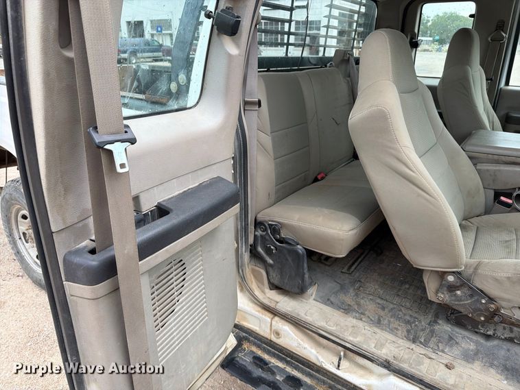 image for item MZ9989 2008 Ford F250 Super Duty Ext. Cab pickup truck