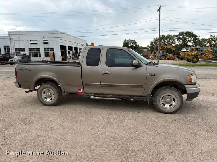 image for item MZ9990 2001 Ford F150 Ext. Cab pickup truck