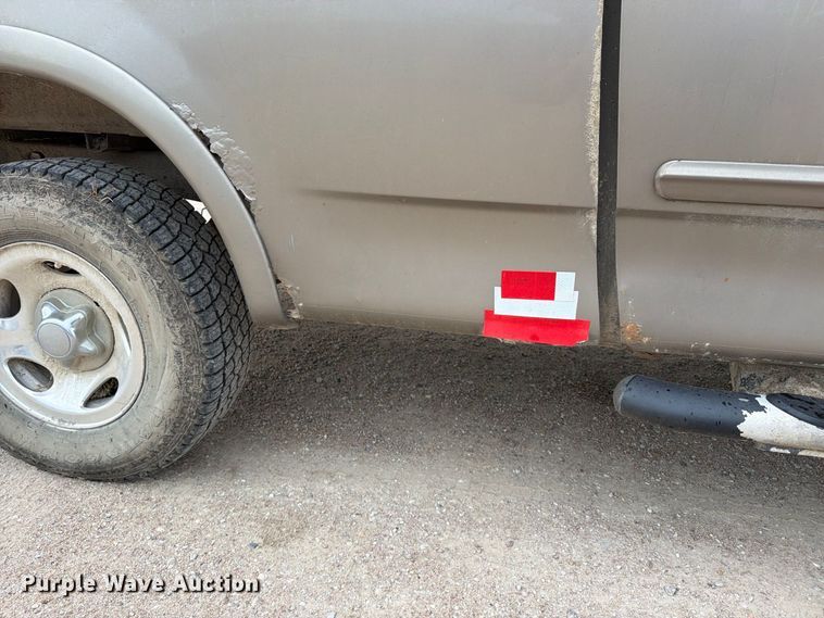 image for item MZ9990 2001 Ford F150 Ext. Cab pickup truck