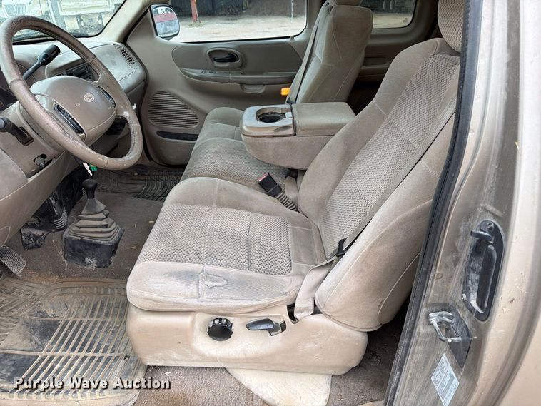 image for item MZ9990 2001 Ford F150 Ext. Cab pickup truck