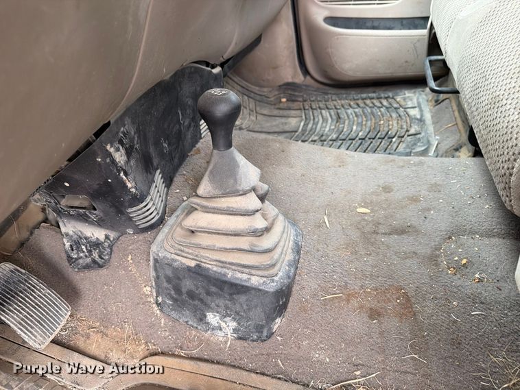 image for item MZ9990 2001 Ford F150 Ext. Cab pickup truck
