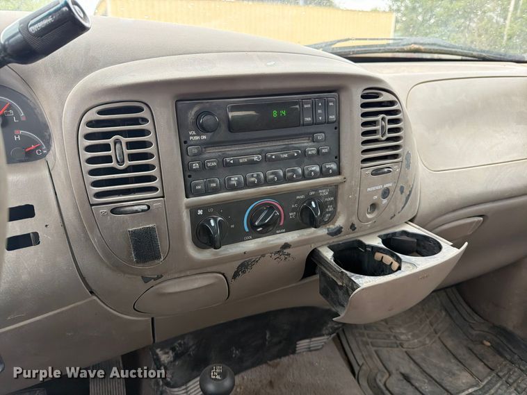 image for item MZ9990 2001 Ford F150 Ext. Cab pickup truck