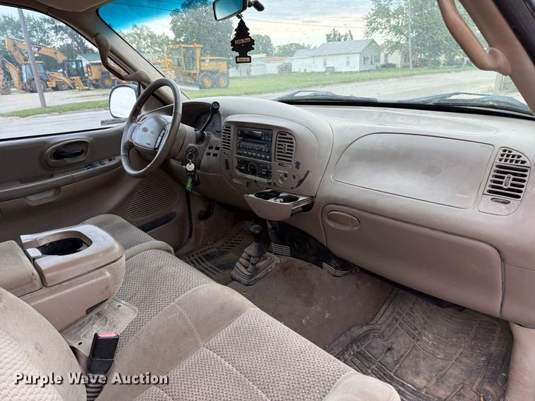 image for item MZ9990 2001 Ford F150 Ext. Cab pickup truck