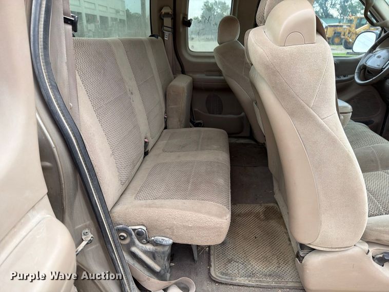 image for item MZ9990 2001 Ford F150 Ext. Cab pickup truck