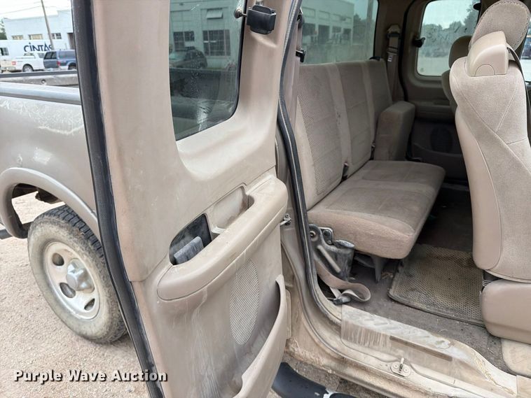 image for item MZ9990 2001 Ford F150 Ext. Cab pickup truck