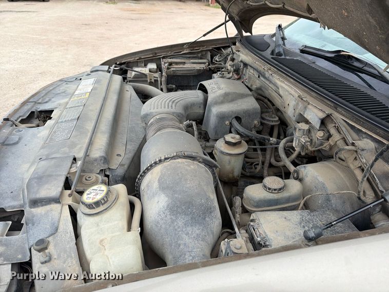 image for item MZ9990 2001 Ford F150 Ext. Cab pickup truck