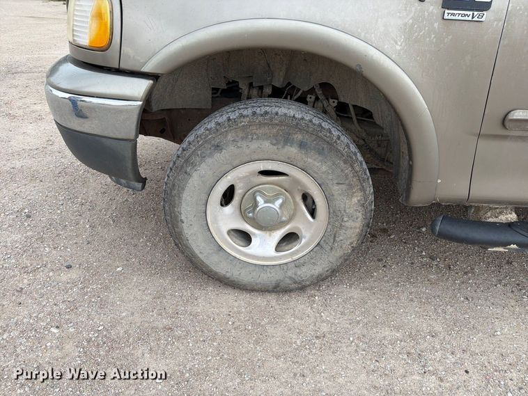 image for item MZ9990 2001 Ford F150 Ext. Cab pickup truck