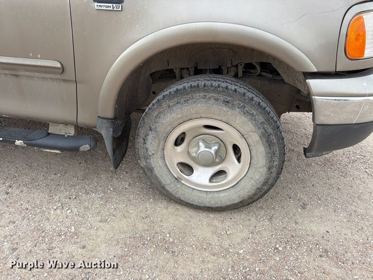 image for item MZ9990 2001 Ford F150 Ext. Cab pickup truck