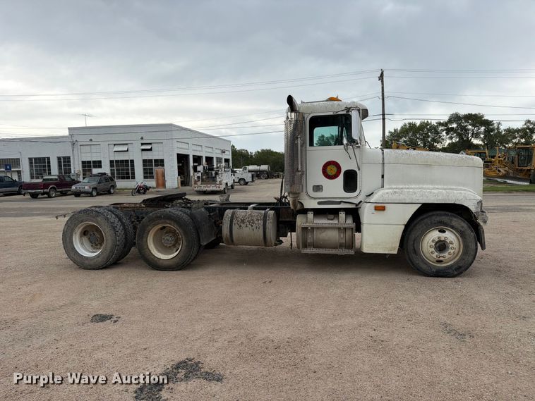 image for item MZ9991 1996 Freightliner FLD semi truck